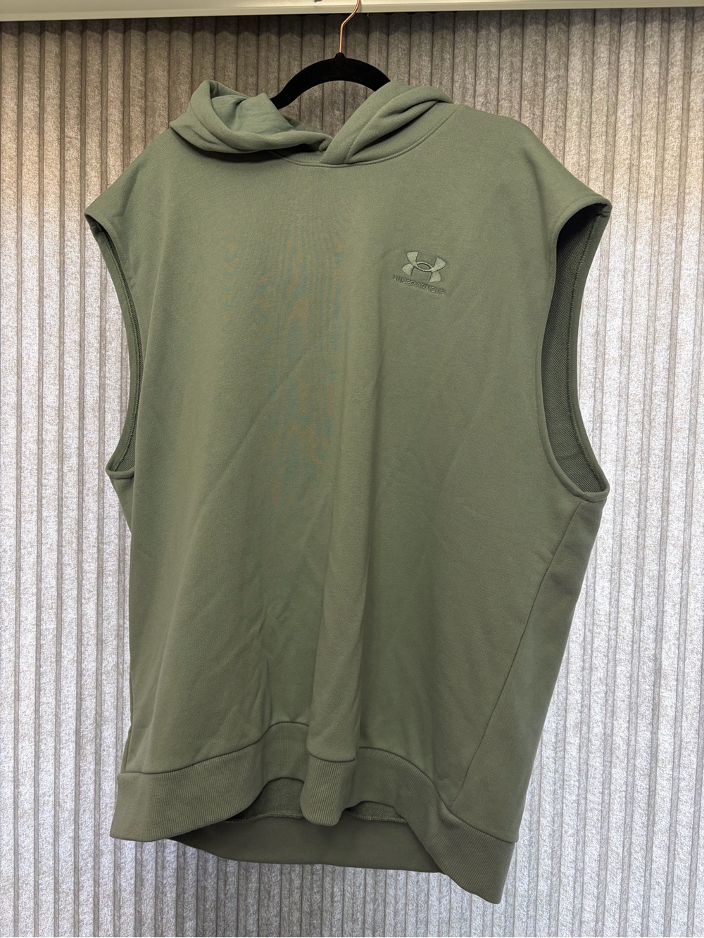 Under Armour Sleeveless Hoodie in Olive